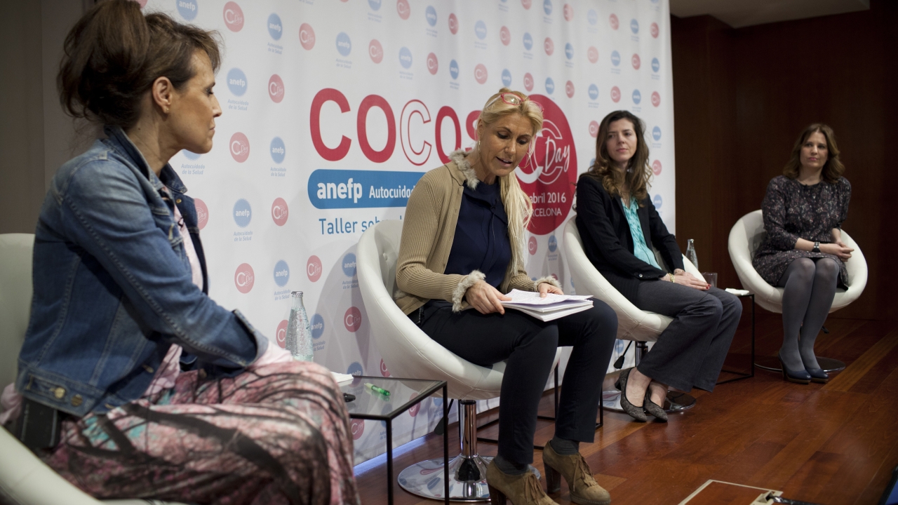 Taller dermofarmacia COCOS Day anefp. De izquierda a derecha, Rosalía Gozalo, Eva March, Inma Riu y Gema Herrerías