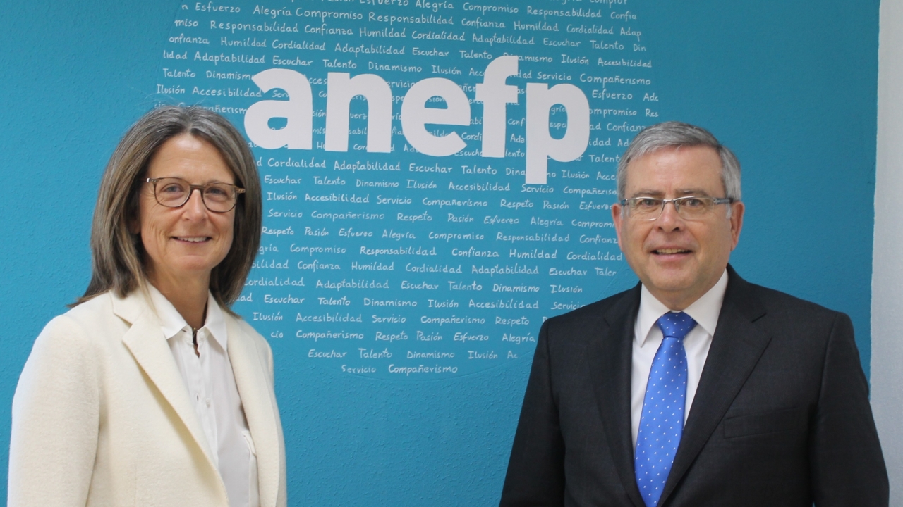 Elena Zabala, presidenta de anefp, y Jordi Ramentol, expresidente anefp