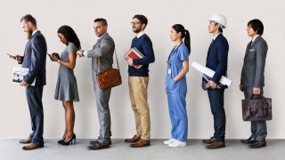 grupo de trabajadores en fila